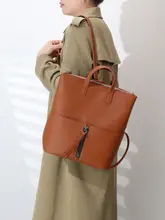 シンプルでスタイリッシュ！本革製 レディースリュックサック【クラシックデザイン・通勤用】
