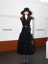 黒のノースリーブベスト【冬用・ヴィンテージスタイル・中長丈・カジュアルコーディネート】