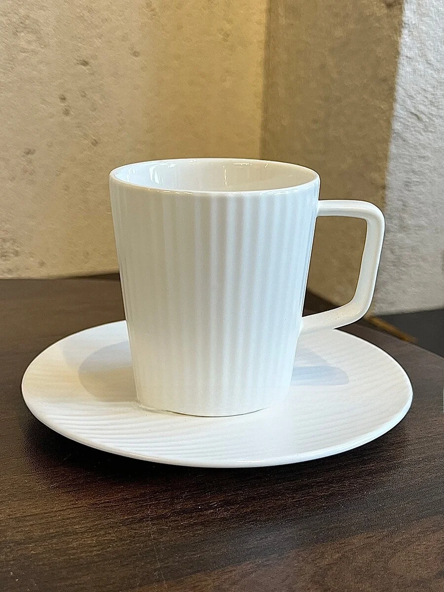 揃えるミニマリスト部屋づくりアイテム | シンプルなコーヒーカップ選びの徹底解説