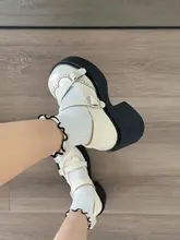 白色のレトロフレンチスタイル 低めヒール 浅口パンプス【夏用・柔らかいソール】（セットアップ対応）