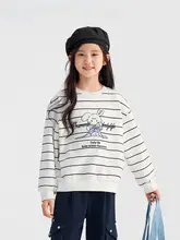 長袖の女の子用パーカ【春秋用・カジュアルデザイン】