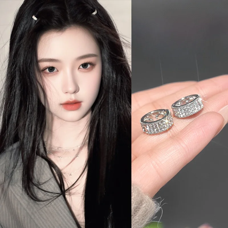 金属製水晶装飾のヘアクリップ：かっこいいアクセサリーの選定基準と実用性解析