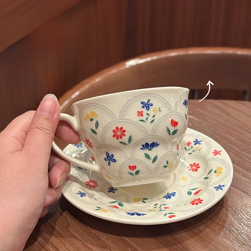 陶器製マグ カップ 小花デザイン 高級感ある復古スタイル ギフトに最適