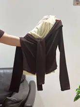 レトロ風 ヴィー型ネック長袖Tシャツ【コントラストデザイン・リボン付き・スリムフィット】（セットアップ対応）