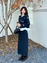 深い青色の刺繍とパッチワークの女性用スカート【春冬向け・高級感あり・ロングスリーブ】（セットアップ対応）