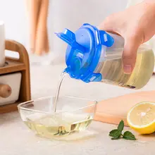 漏れ防止の密閉プラスチック油壺【大容量・調味料・計量付き】