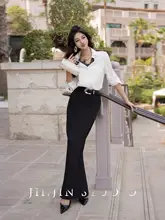 レースとカラーリングのコントラストが美しいVネックシャツ【フレッシュロマンティック・体型カバー】