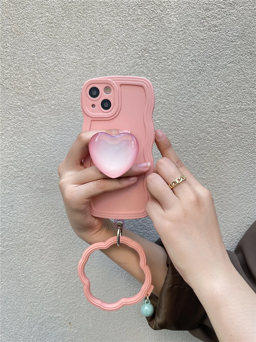 iPhone7ケース 手帳型はどんな感じ？女性にぴったりの「心のこもった」スタイルがここに！