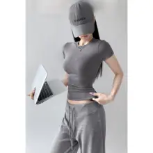 体型を美しく見せる！小さめラウンドネックの短袖Tシャツ【極上の柔らかさ・夏用・フィット感抜群】