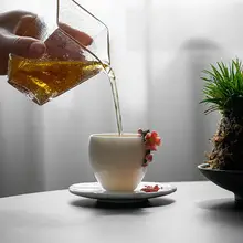 羊脂玉の花デザインカップ【高級手作り・白磁製・ティーコース用】