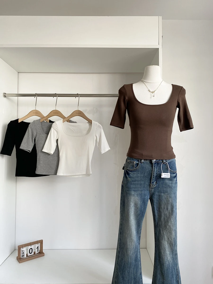 無地Tシャツを着こなすなら、どう選ぶべき？