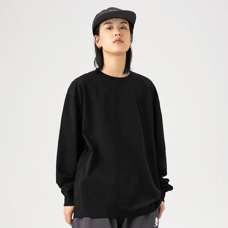 綿100%厚手長袖Tシャツ：ゆったり落ち感とアメリカンスタイルの実用性解析