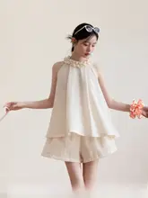 夏用のアプリコットカラー ホルターネックノースリーブブラウス【木耳フリルデザイン・ゆったりフィット】