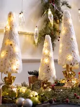 光るピンクのクリスマスツリー飾り【ホテル・商業施設向け・おしゃれな雰囲気】