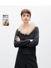 極上の柔らかさのニットカーディガン【取り外し可能なファー付き・ダークグレー・レディース】