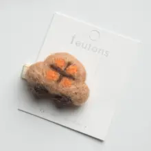 かわいい車デザインのウールフェルトヘアクリップ【バンスクリップ・大人向け・オリジナル手作り】