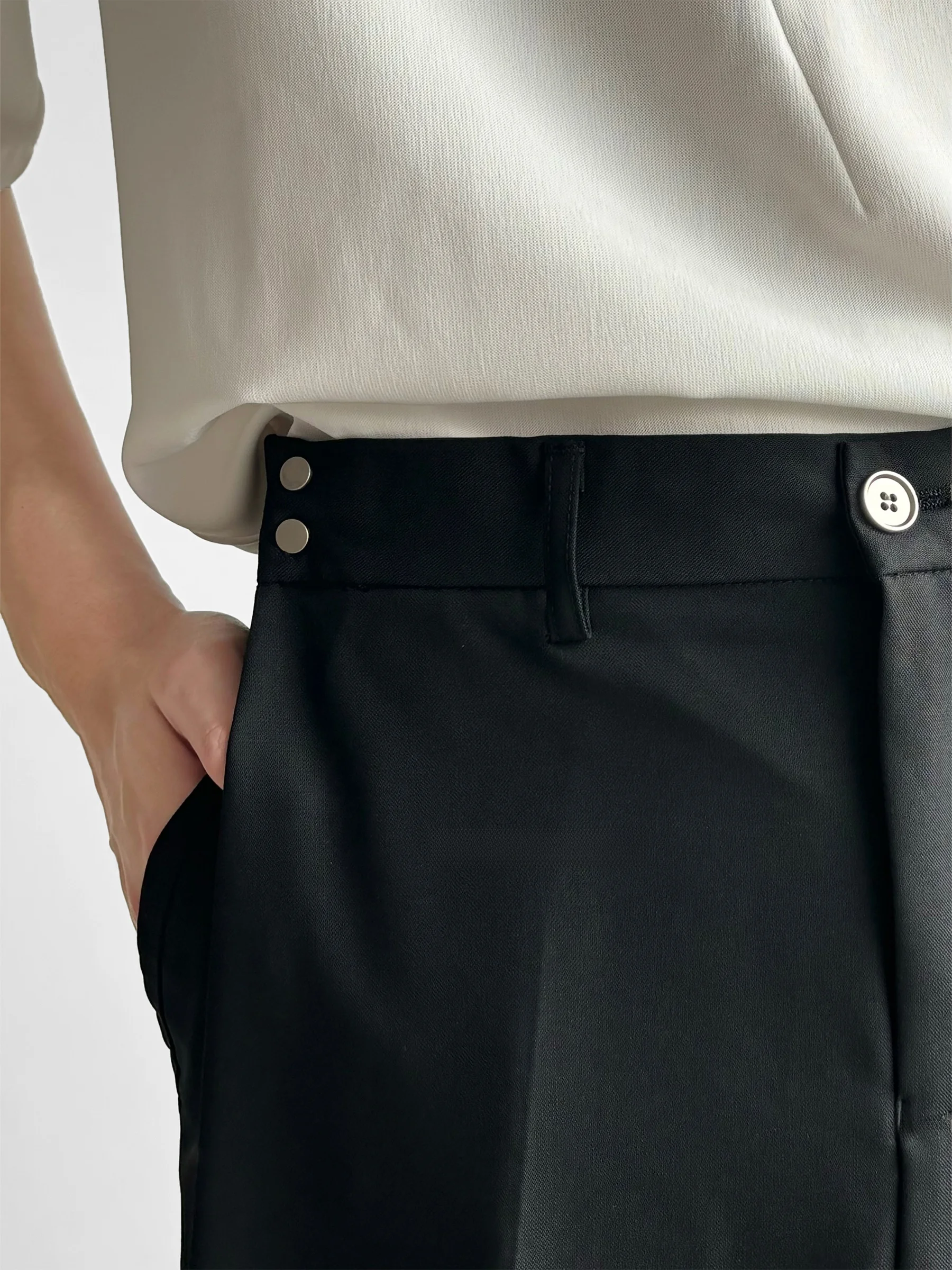 カーゴパンツ メンズ コーデ vs ストレートパンツ 完全ガイド