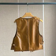 ラムレザー製 レディース ベスト【Vネック・斜めボタンデザイン・スリーブレス・フィット感あり】