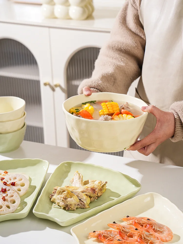 お正月のテーブルにどんな食器が合う？北欧風のシンプルさが心を癒す理由