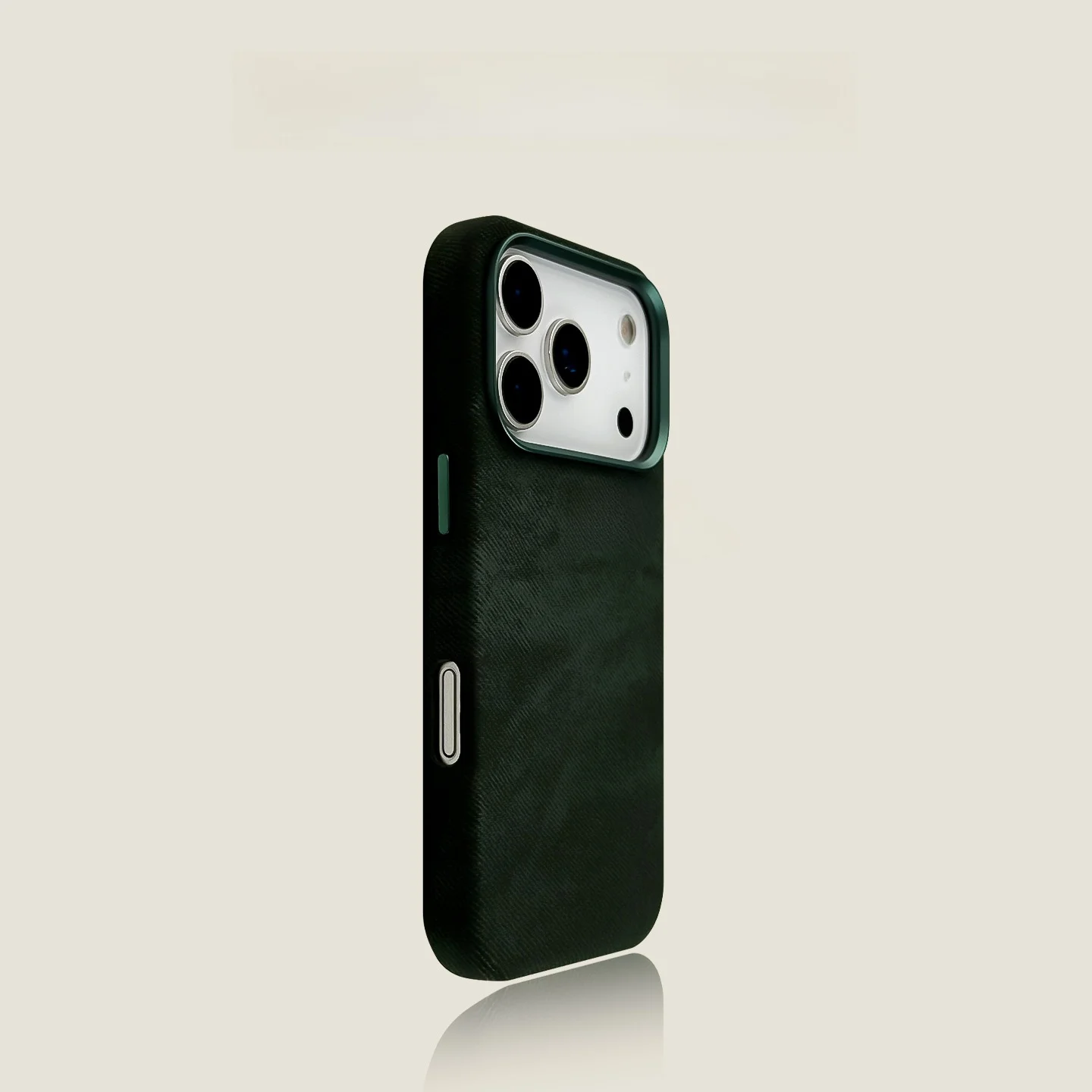iPhone13 バンパーケースはどんなもの？高級感と耐久性を両立した「フランネル素材ケース」が今、注目されています