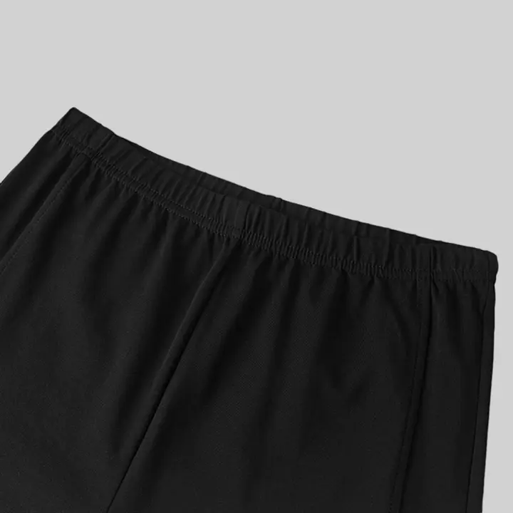 シンプルな黒のフィットパンツ【秋冬用・ストレッチ・快適な着心地】