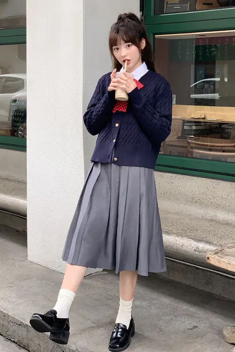 シンプルなデザインのJKスタイルプリーツスカート【女性用・グレー・夏用・薄手】（セットアップ対応）