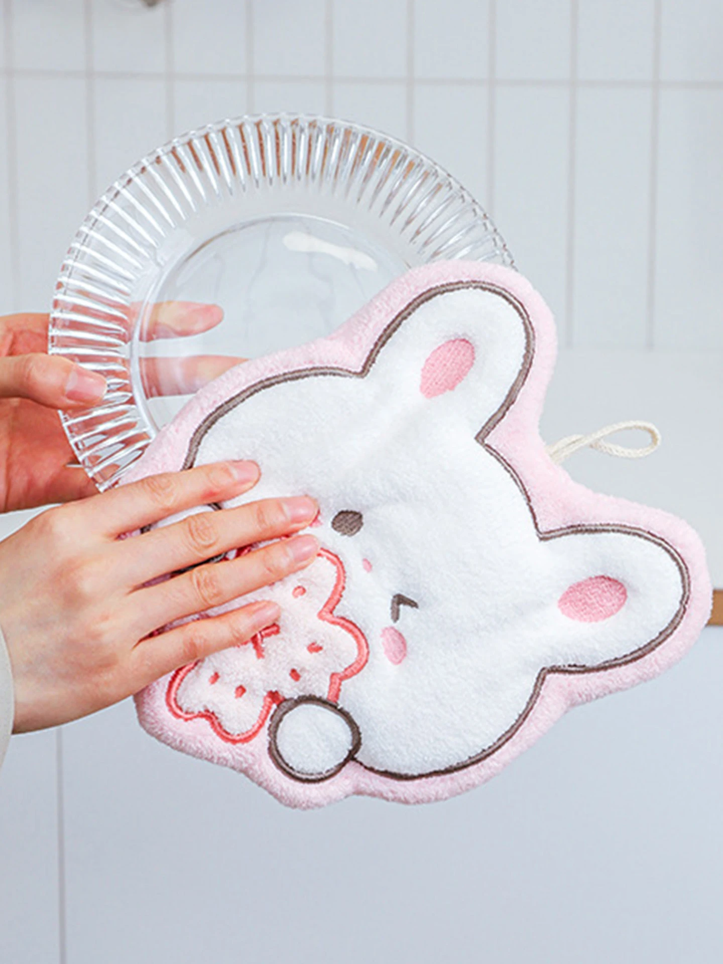 かわいいデザインの厚手キッチンタオル：吸水性とフック掛け対応で実用性を向上