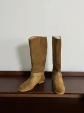 デザイン性の高い牛革製ウェスタンブーツ【マーチンブーツ・ラウンドトゥ・ミッドカット・スエード仕上げ】