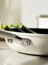 CAROTE   家庭用ノンスティックフライパン【ステーキ・炒め物・オーブングリル対応】