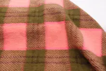 厚手の柔らかいストレッチニットウール生地【桃色と苔色のチェック柄】