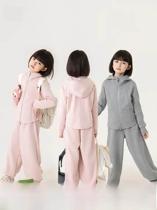 柔らかく滑らかな肌触りの子供用トレーナー【フィット・スポーツ対応】（セットアップ対応）