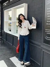 レトロデザインの長袖白シャツ【女性用・スリムフィット】