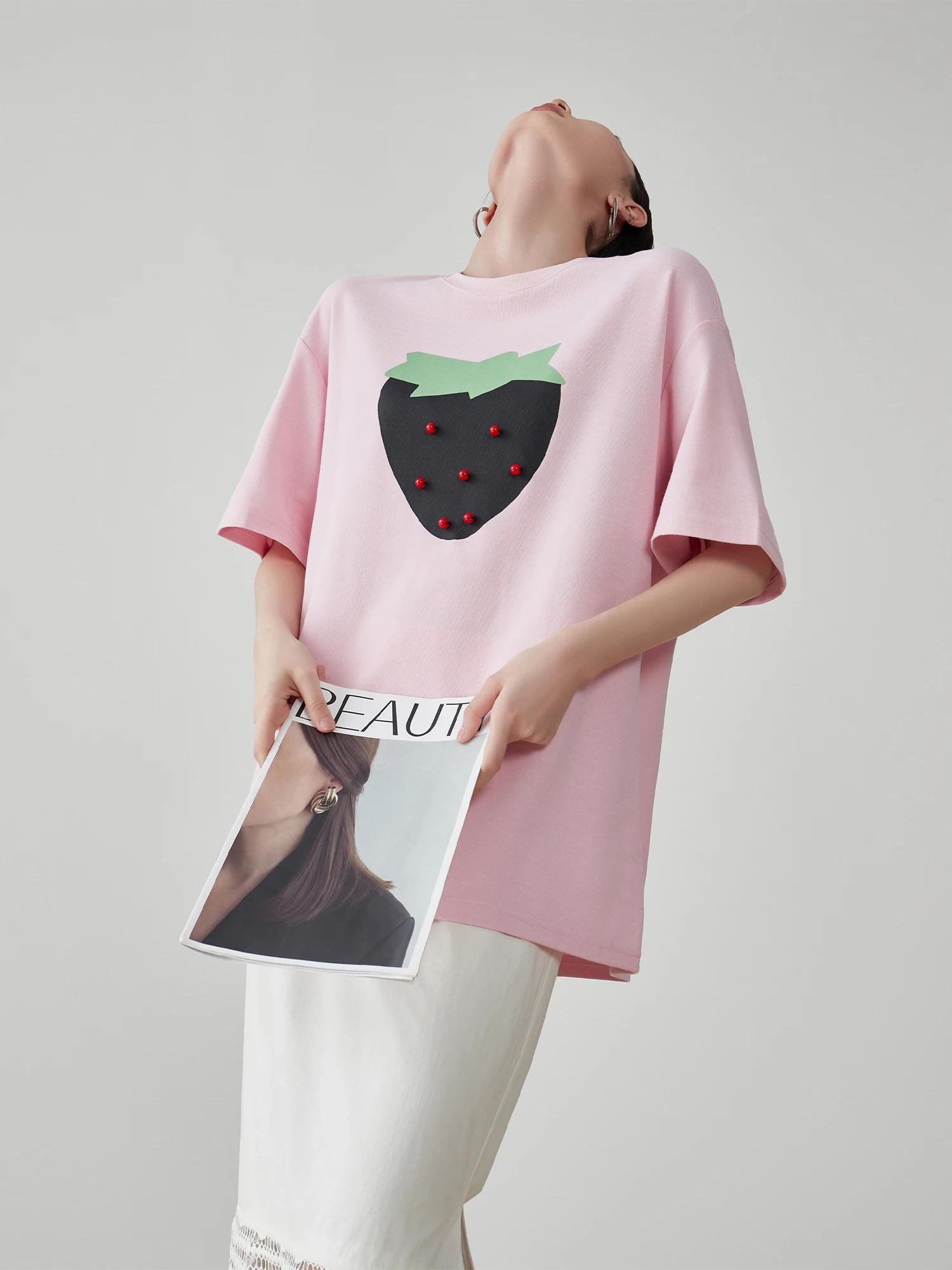 安いTシャツで失敗しない選び方は？ピンクのいちごプリントTシャツが夏の日常を彩る理由