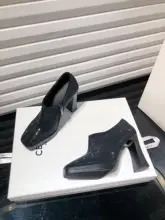 フランス風レトロハイヒール【高品質・スクエアトゥ・太ヒール・ビジュー付き・防水仕様】