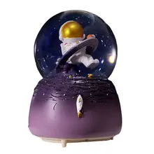 宇宙飛行士のクリスタルボール音楽ボックス【雪が舞う・誕生日プレゼントに最適】