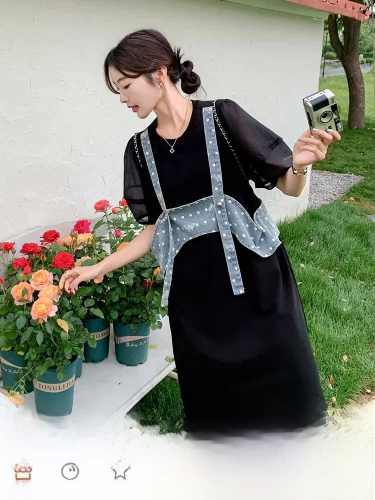 黒デニムコーデ夏の着こなし：カジュアルなゆったりTシャツワンピースで季節感をリアルに