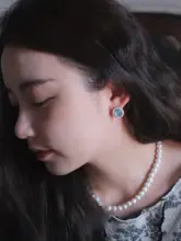 ブルー系 復古風キャットアイ石イヤリング【パールブルー・耳クリップタイプ】