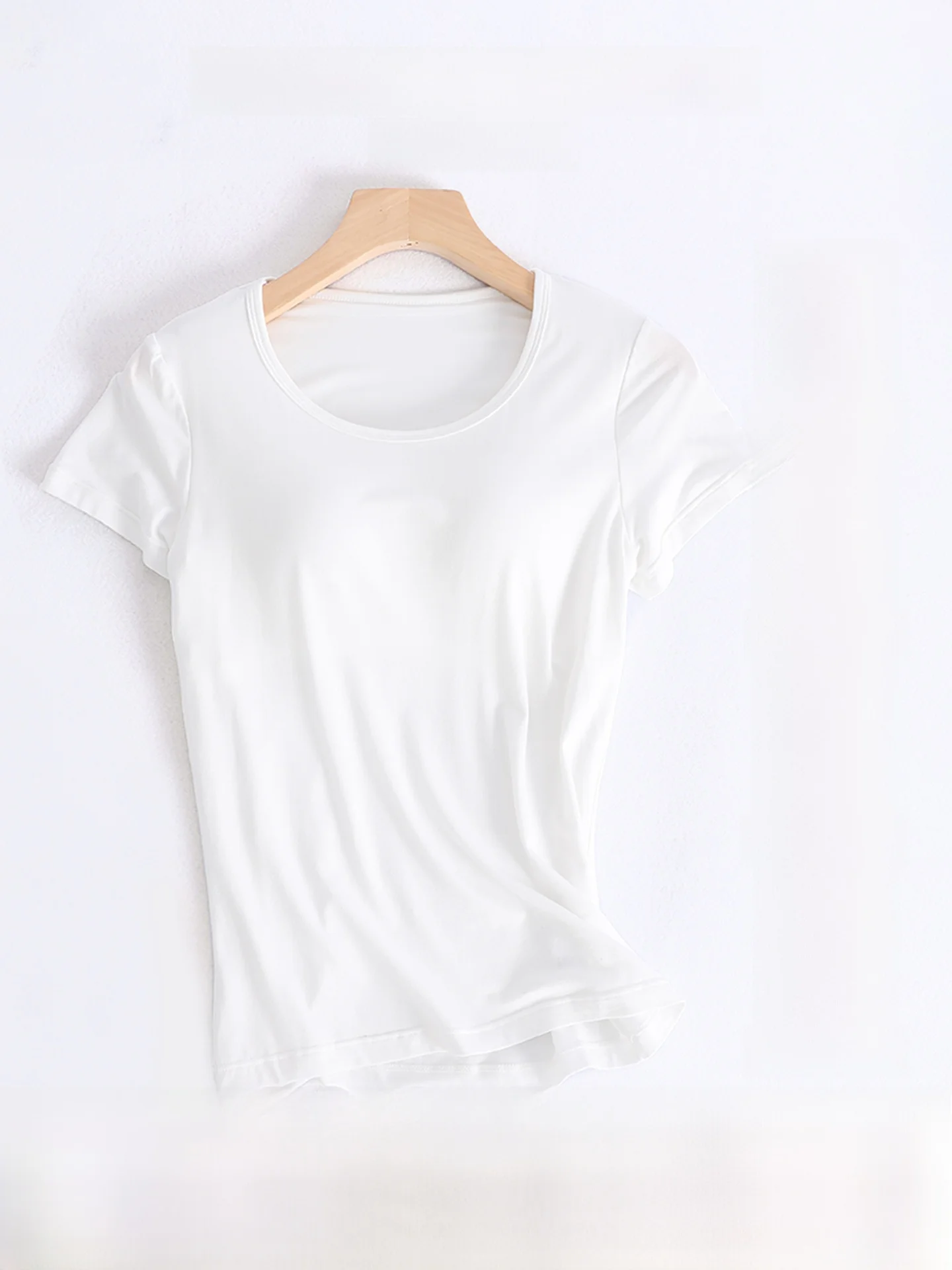 女性用胸補正付きTシャツ：MiiOW猫人2026年春季リリースモデルの実用性とサイズガイド