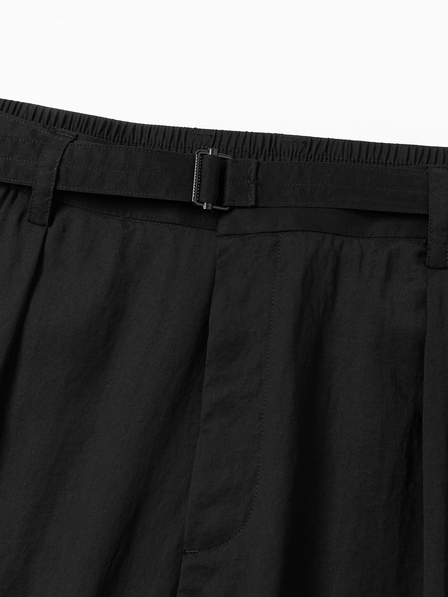 40代の通勤パンツで悩むなら、どんなスタイルがおすすめ？