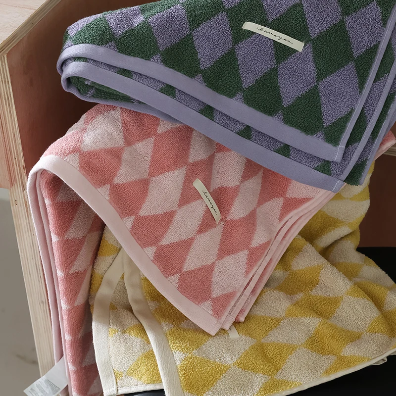 全棉ヴィンテージ風千鳥格吸水ミニタオル：ふんわりかつ水をよく吸う使い心地の実証