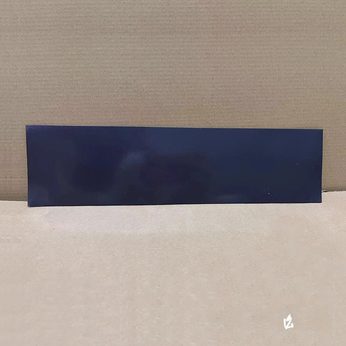 磁気ストリップと穴あけ不要接着剤：壁に貼れるテープの代替としての実用性と性能解析