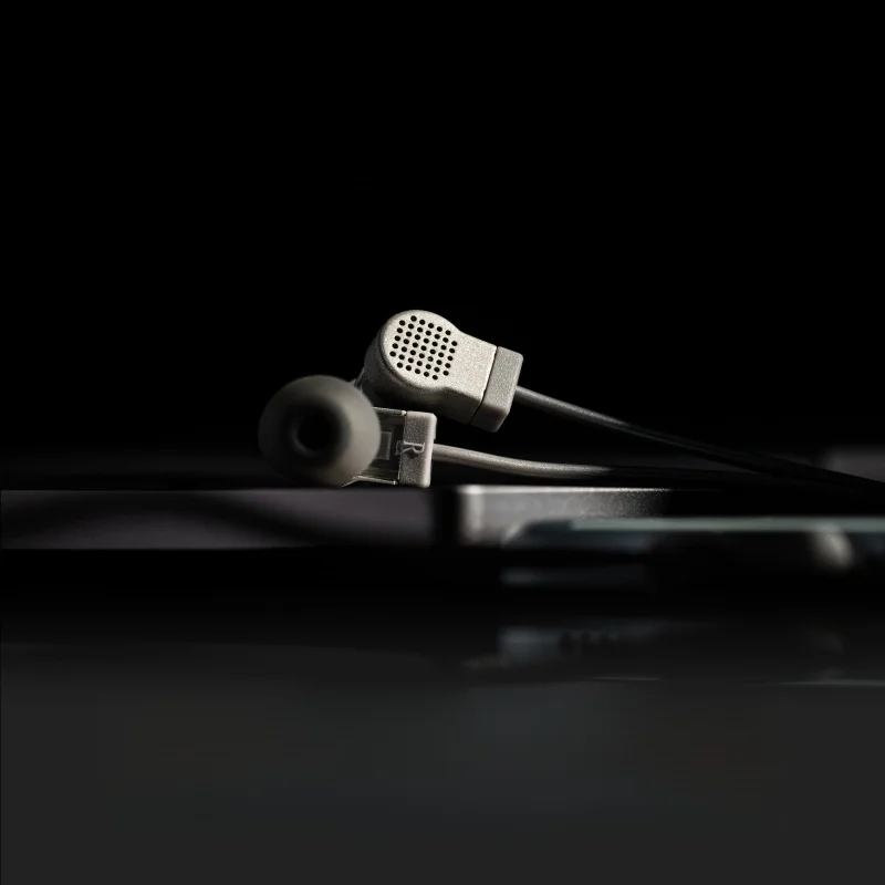 高音質ゲーミング音楽会議用インイヤータイプC有線ヘッドフォン：web会議で安定した音声拾取を実現
