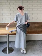グレーのストライプカシュクールカジュアルスーツ【夏用・Tシャツ・ハイウエストスカート】（セットアップ対応）