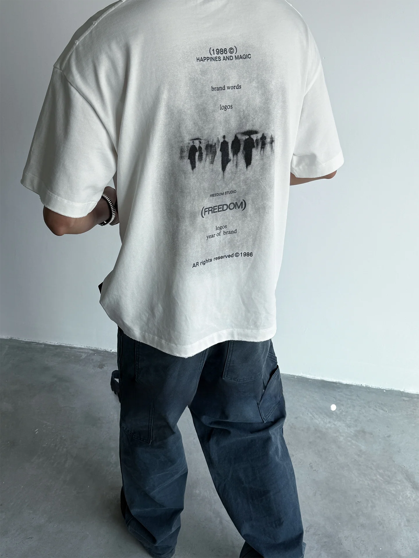 絞り染めtシャツとは？コットン100%のラフデザインが特徴のメンズ短袖Tシャツ
