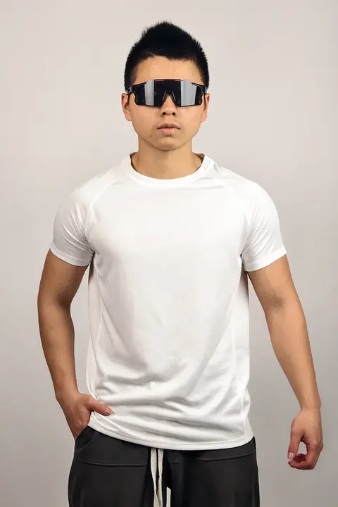 速乾性メッシュ半袖スポーツTシャツ【フィットネス・ランニング用・通気性抜群】