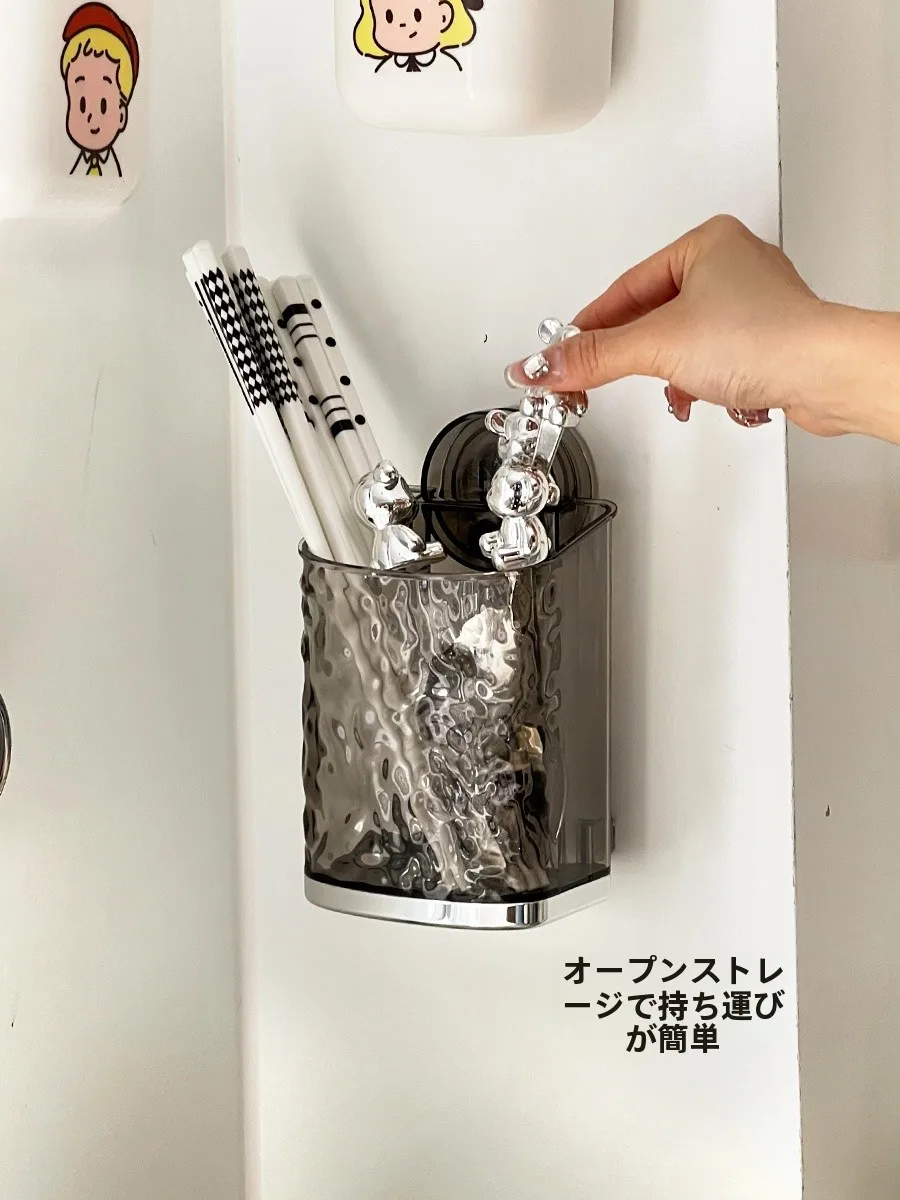 吸盤式キッチン用箸立て：収納・水切り機能で一人暮らしの便利グッズとしての実用性を検証
