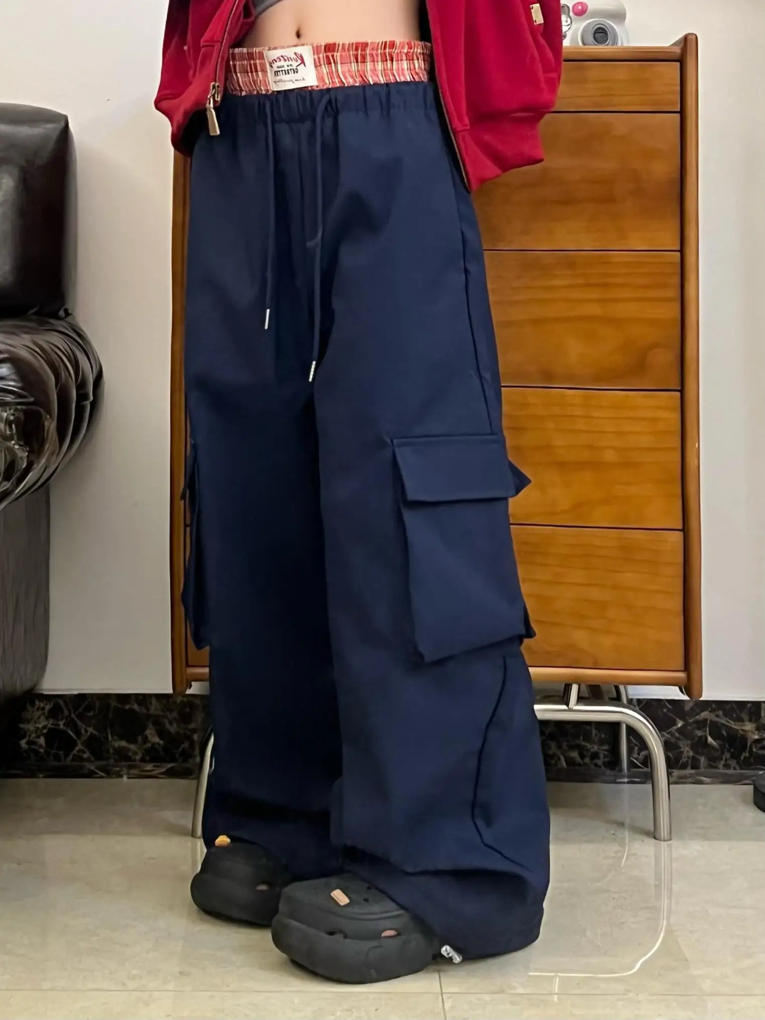 カーゴパンツ コーデ レディース 完全ガイド ハイウエストワイドレッグの実際の着こなし
