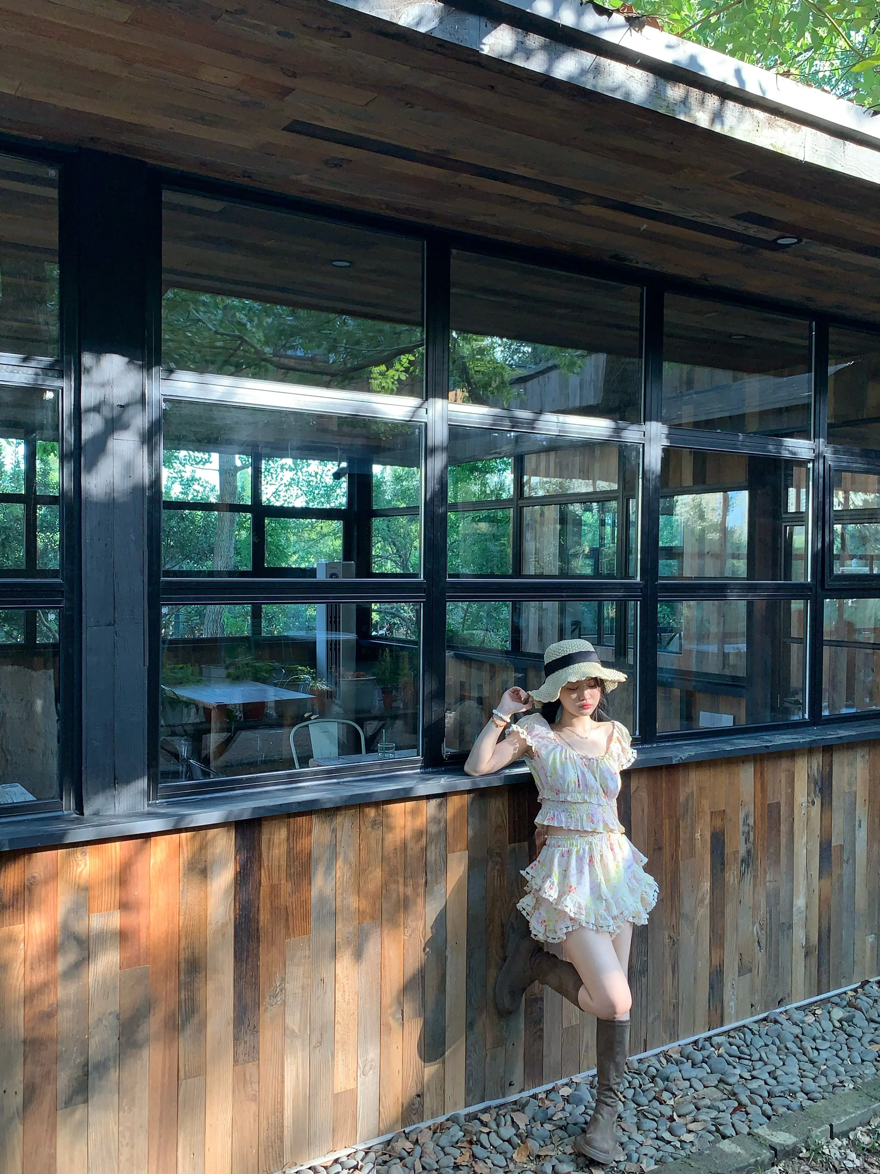夏のストリートコーデで失敗しないカラフルなセットアップは？