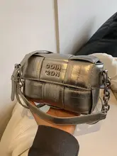洗練されたデザインのシルバー小型ハンドバッグ【軽量・斜め掛け可】