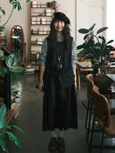 黒色の背心風ワンピース【無袖・ラウンドネック・重ね着スタイル・大学風】（セットアップ対応）